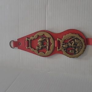 B6:  horse wall decor